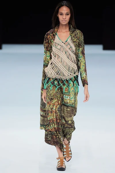 Look 14